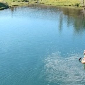 a small boat in a body of water